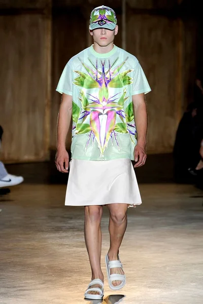 Look 37
